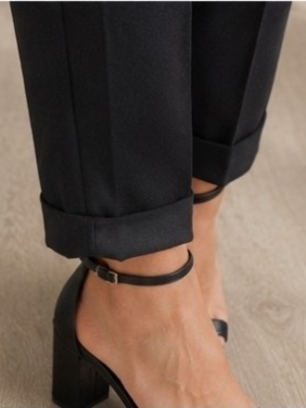 Black High-Waist Tapered Trousers NWT Size 29 Waist - Picture 2 of 4